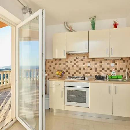 Baro Apartment Maranovici